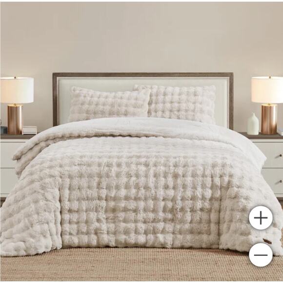 FRYE 3-piece Faux Fur Comforter Set. Cream Color Size Queen - Picture 3 of 7